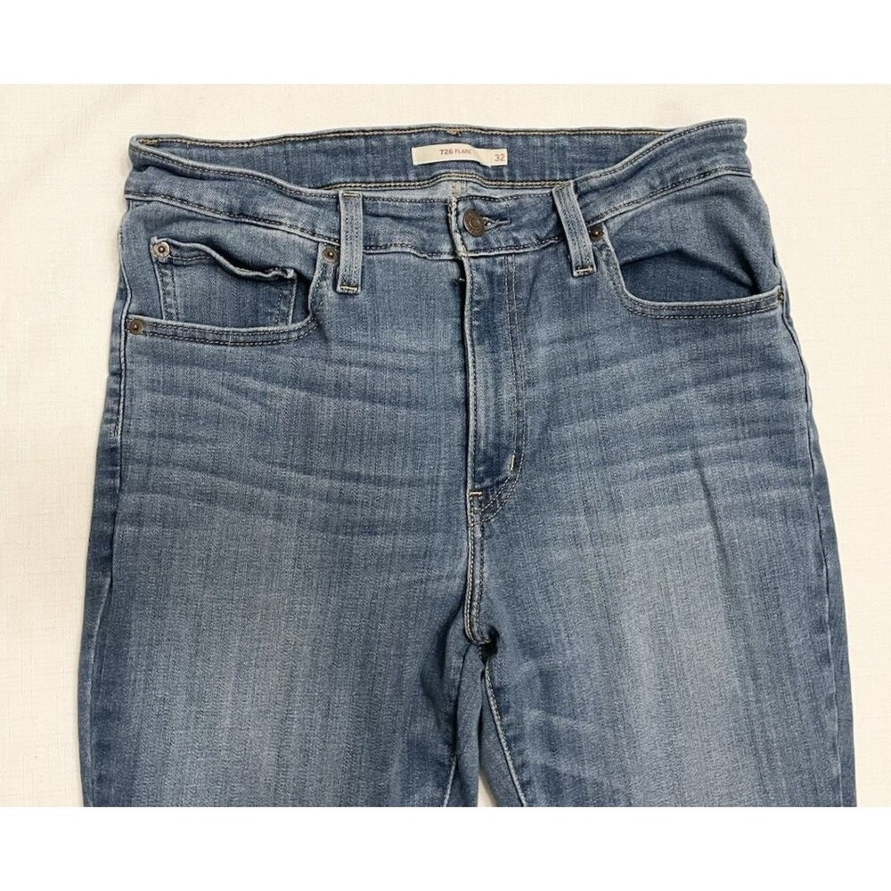 Women's Levi's 726 Flare Jeans Size 32 x 32 Blue Denim Stretch Wide Leg Casual - Picture 2 of 7